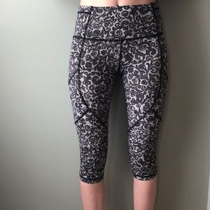 Lululemon Cropped Lace Leggings